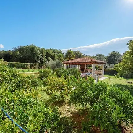 Gulic 2 Comfortable Holiday home Porec